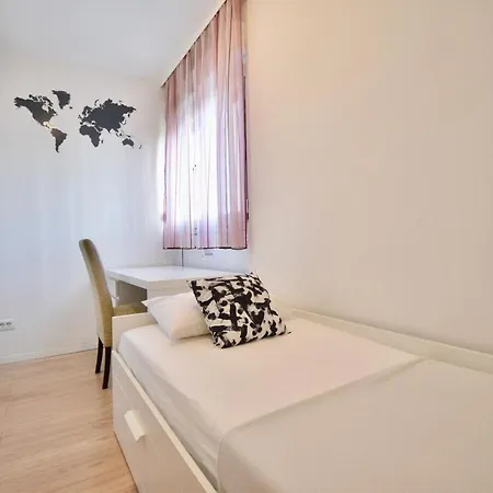 Sea View With 2 Bedroms, Pet Friendly *